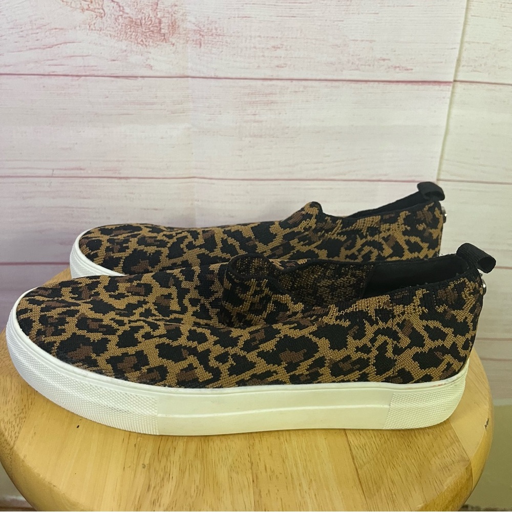 Steve Madden Darayl leopard print slip-on sneakers Size 8
